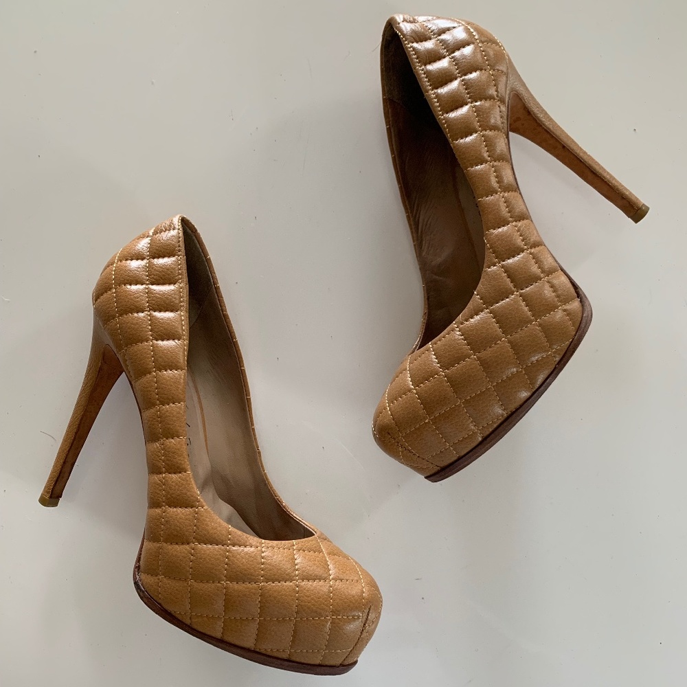 Beige Quilted Pour La Victoire Heels - Size 9.5 W